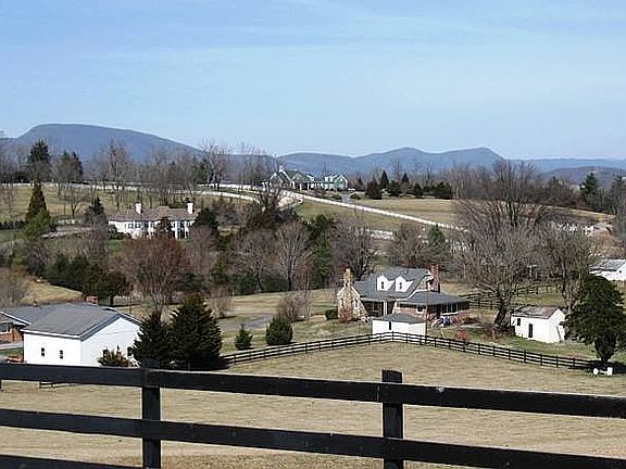 3rd image of 120 Southridge Ln