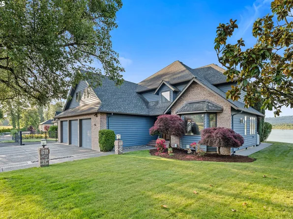 954 S A St, Washougal, WA 98671