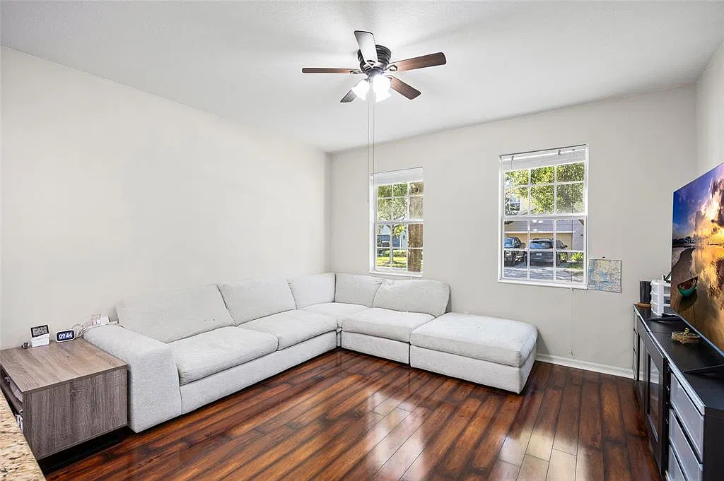 4 bed, 2.5 bath, 2146 sqft, $2,300 — Photo 4