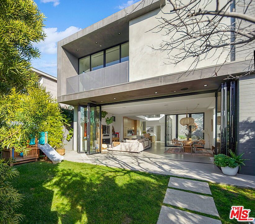 1st image of 626 Woodlawn Ave