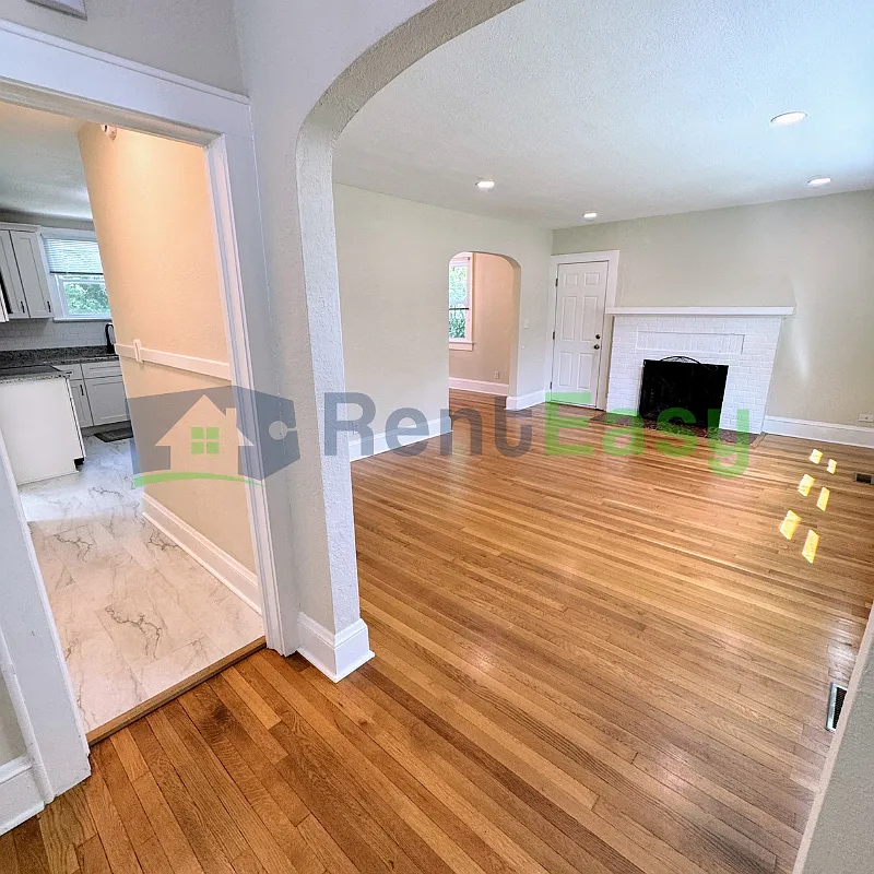 4 bed, 2.0 bath, 1472 sqft, $2,495 — Photo 4