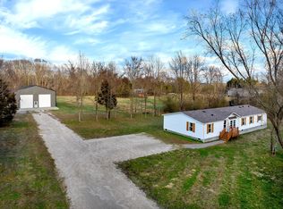 1005 Twin Creek Rd, Charlotte, TN 37036