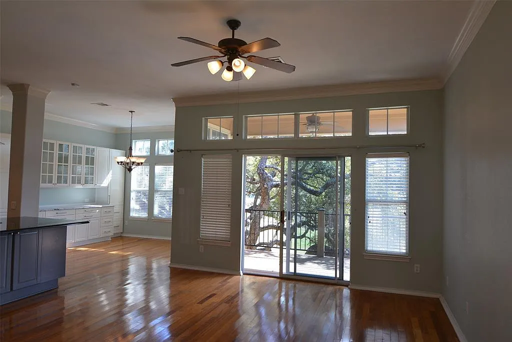 2 bed, 3.5 bath, 1942 sqft, $2,800 — Photo 4