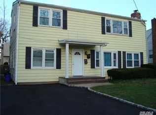 54 Hickory Rd, Port Washington, NY 11050