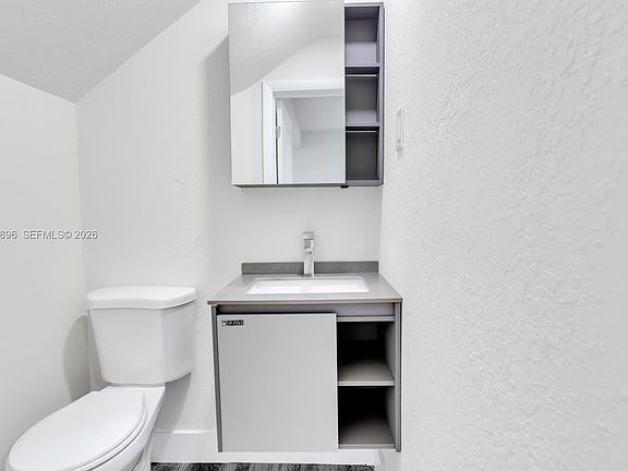 4th image of 1430 NW 2nd Ave APT 2