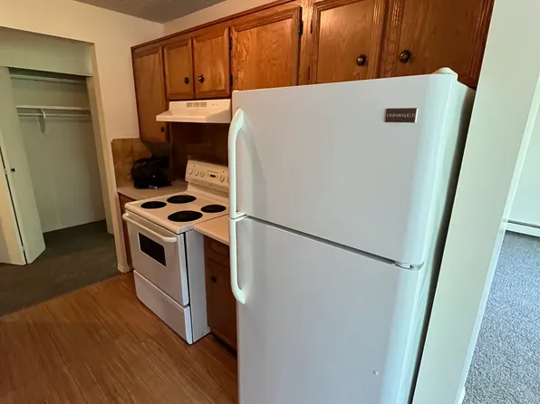 12421 82nd St NW, Edmonton, AB T5B 2X5