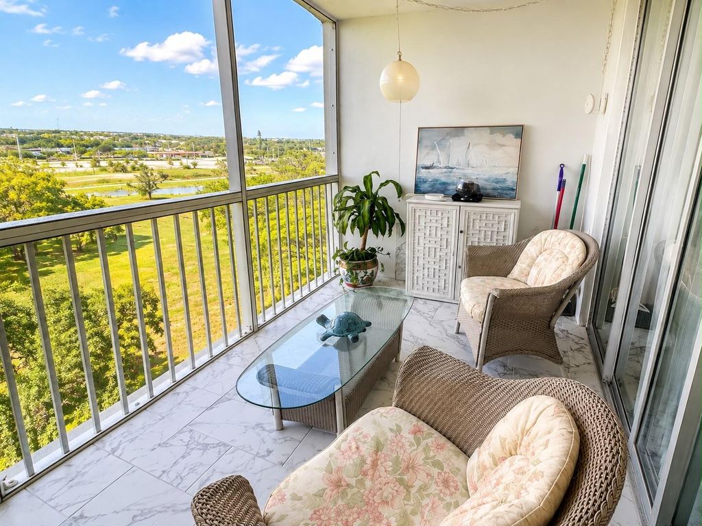 3090 N Course Dr APT 805, photo 6
