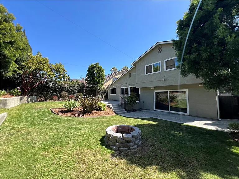 25281 Parthenon Ave — Photo 9