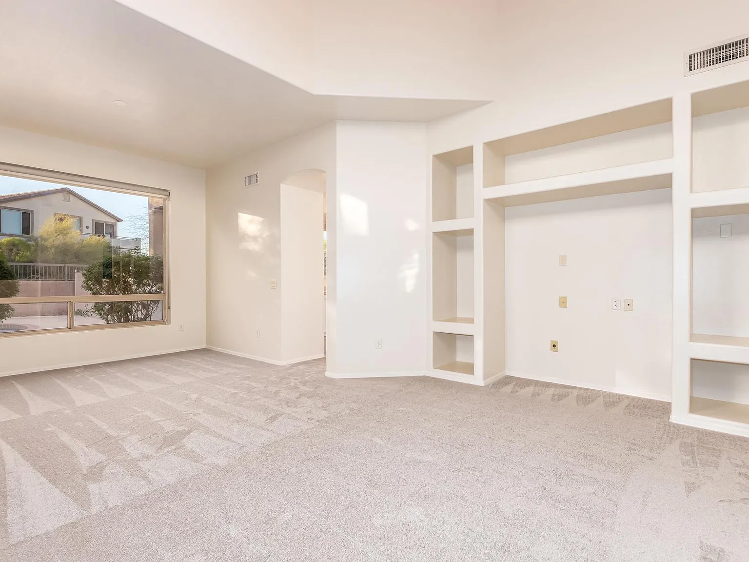 3553 N Barron Cir — Photo 3