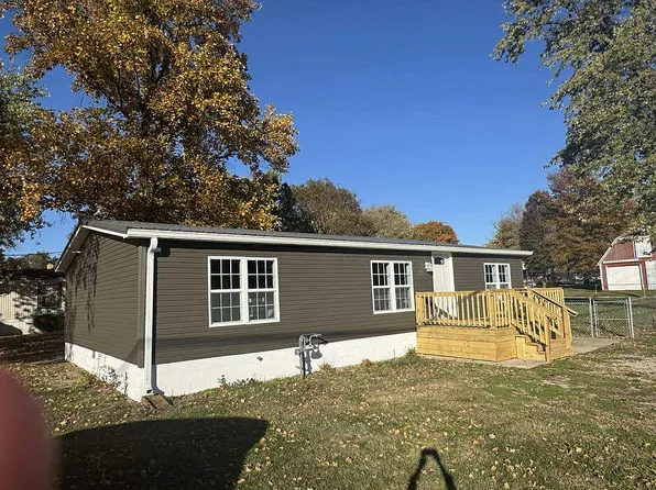 1014 S Main St, Fort Branch, IN 47648