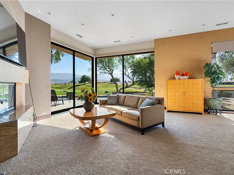 68 Royal Saint Georges Way — Photo 39