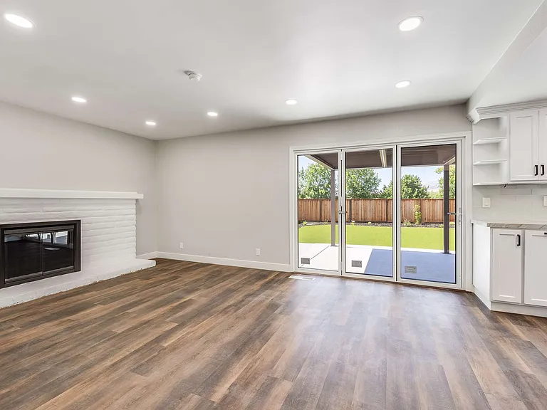 3147 Shriver Dr — Photo 13