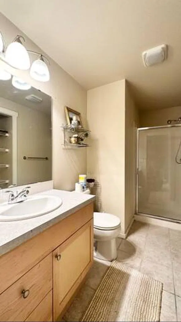 3 bed, 3.5 bath, 2440 sqft, $4,450 — Photo 1