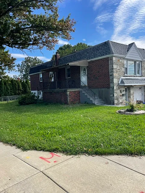 798 Cinnaminson St #TWIN HOUSE