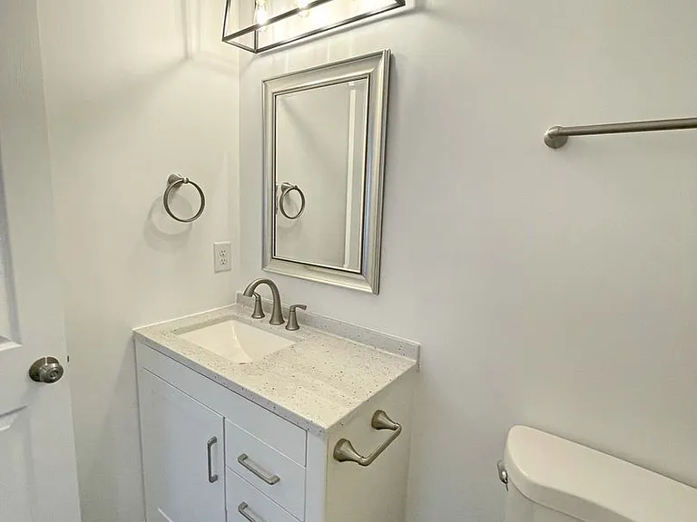 605 Fairview — Photo 10