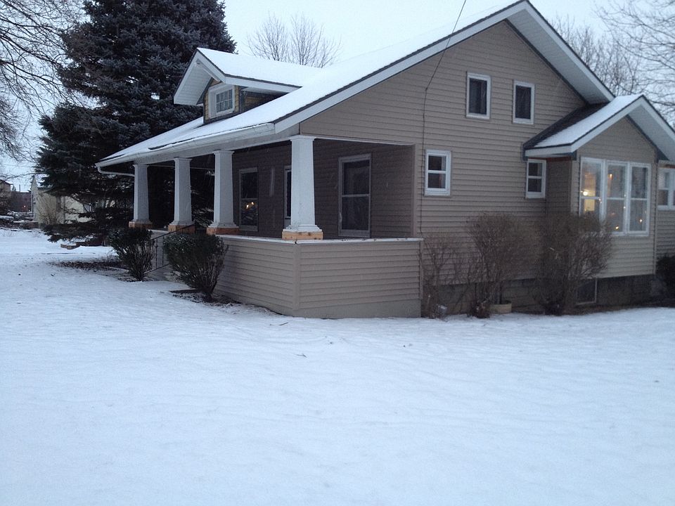 2nd image of 247 W Tuscola St