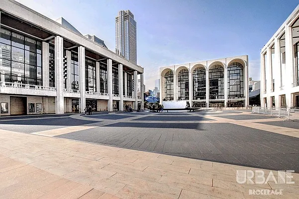 Rented by Urbane Brokerage | media 19