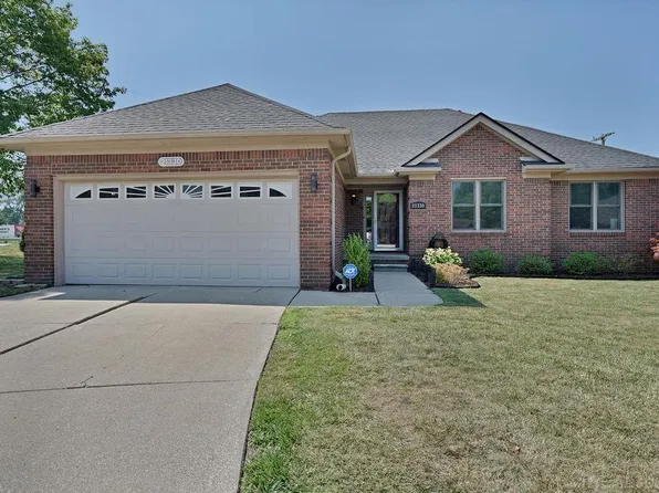 21330 Parkplace Ln, Clinton Township, MI 48036