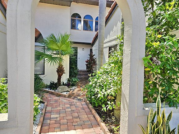 3rd image of 1506 Parkside Pl