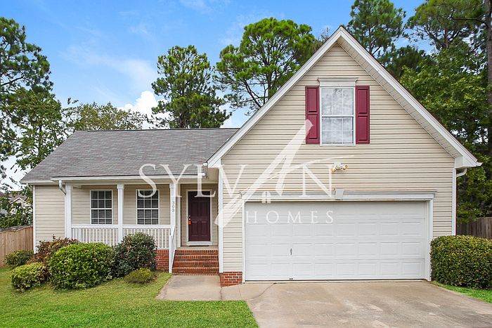 1st image of 303 Palmetto Springs Dr