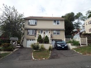 39-41 Sampson St, Bridgeport, CT 06606