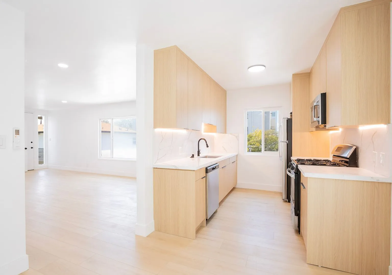 3729 Glendon LLC — Photo 2