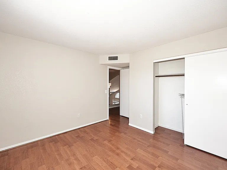 8935 W Windsor Ave — Photo 30