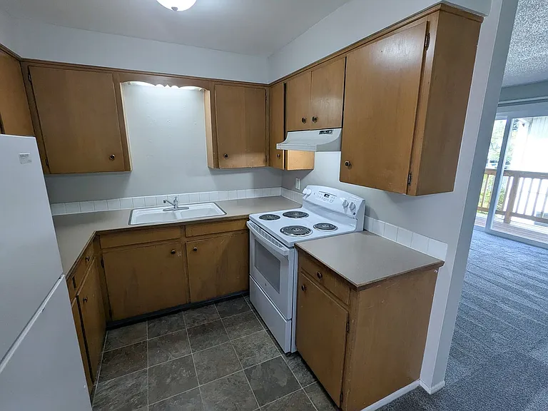 1145 Rural Ave SE — Photo 6