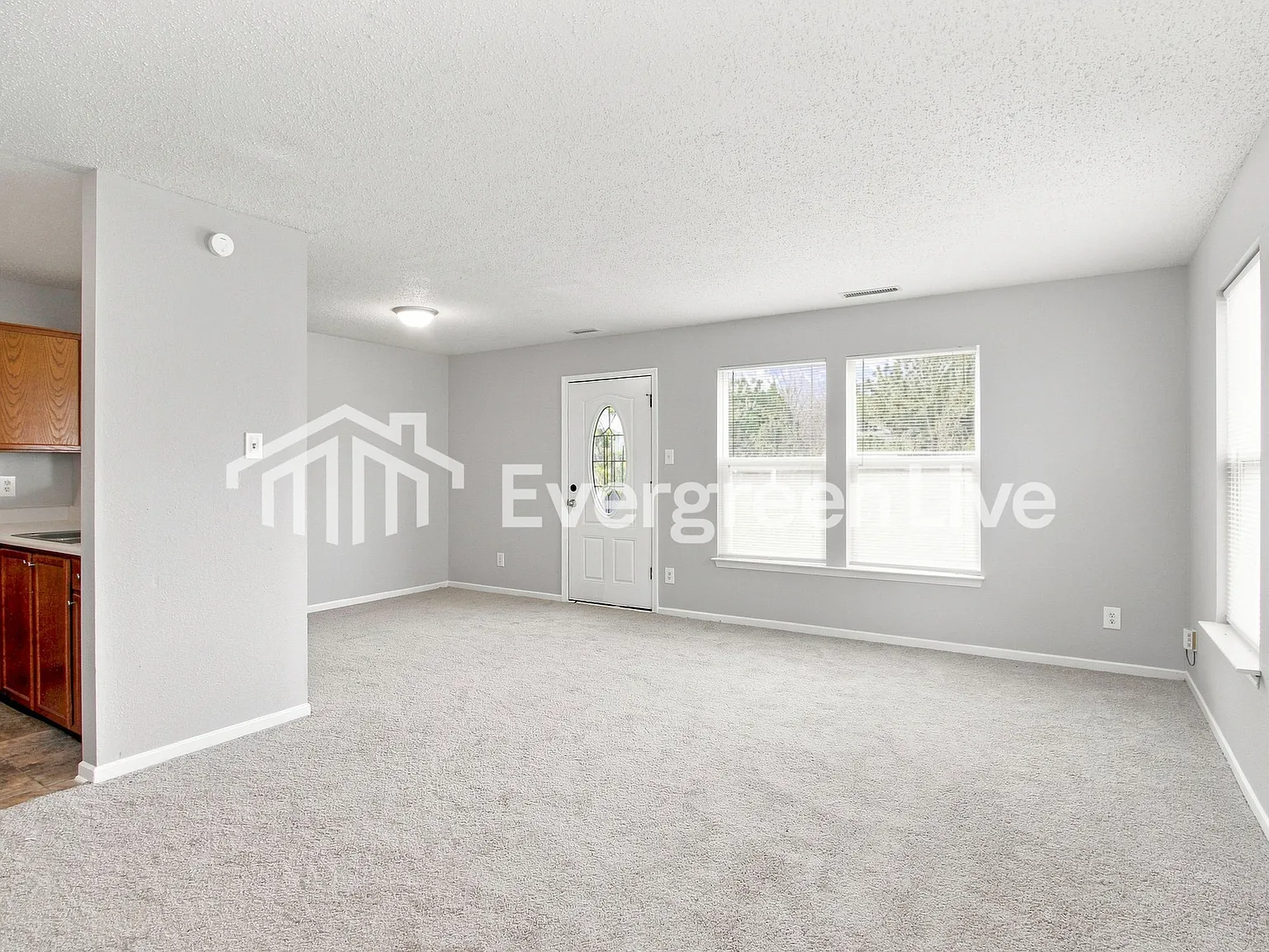 3 bed, 2.5 bath, 1480 sqft, $1,595 — Photo 2