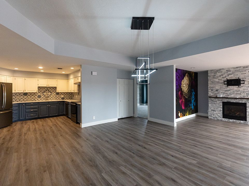 1st image of 405 Park Dr N APT 6D