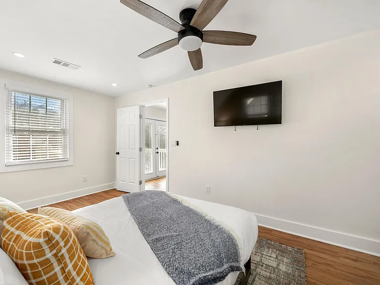 659 S Peachtree St #B — Photo 11