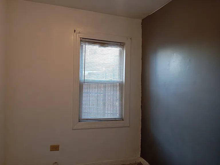 1827 W Huron St — Photo 3