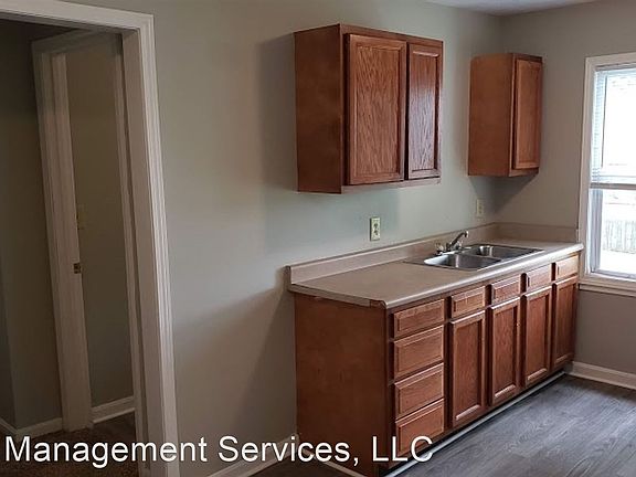5th image of 301 N 41st St APT 3