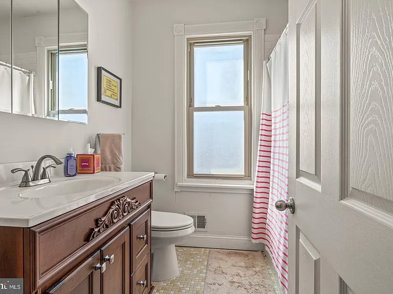 4637 Melrose St — Photo 14