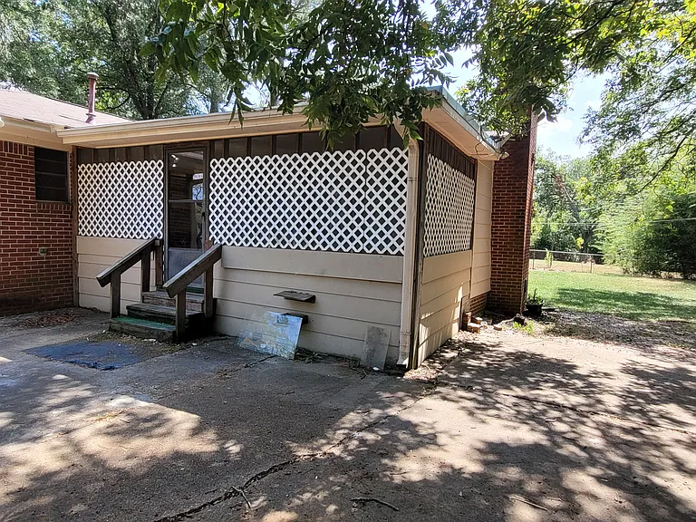 205 Government St — Photo 29