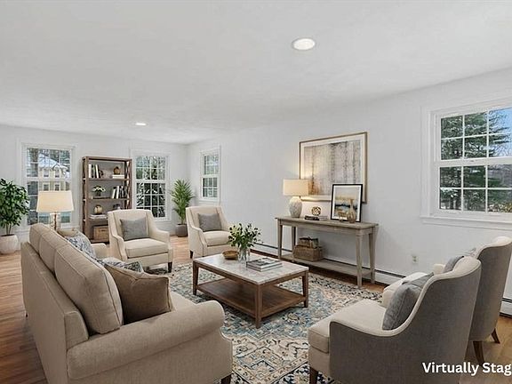 4th image of 57 Colonial Dr