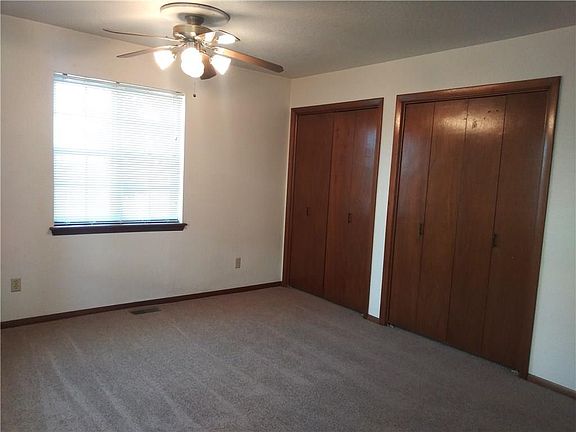 3rd image of 427 N Blackwelder Ave