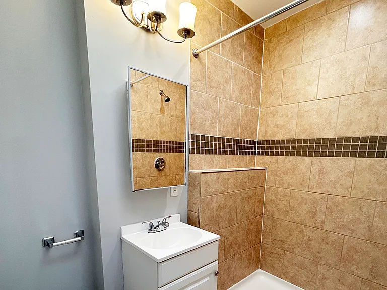 5223 Euclid St — Photo 20