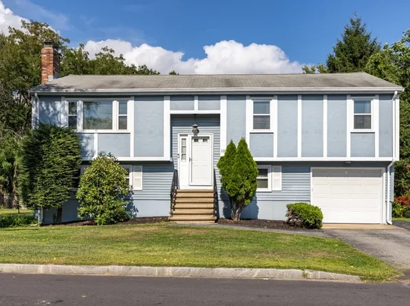 338 Ash St, Reading, MA 01867