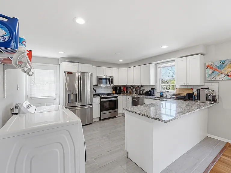 9008 Autoville Dr — Photo 3