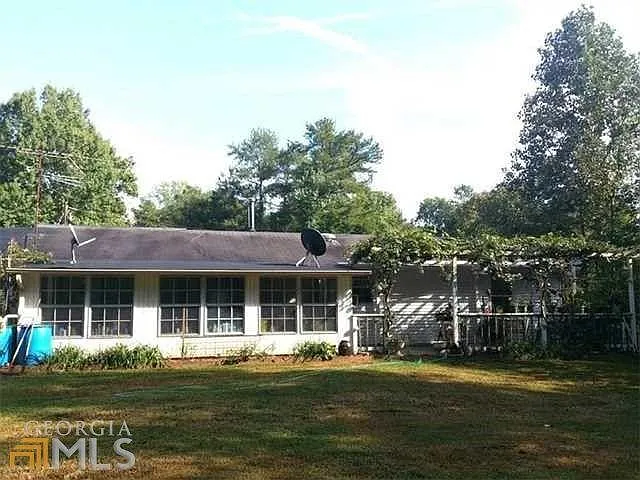 4 bed, 1776 sqft, $2,220 — Photo 3