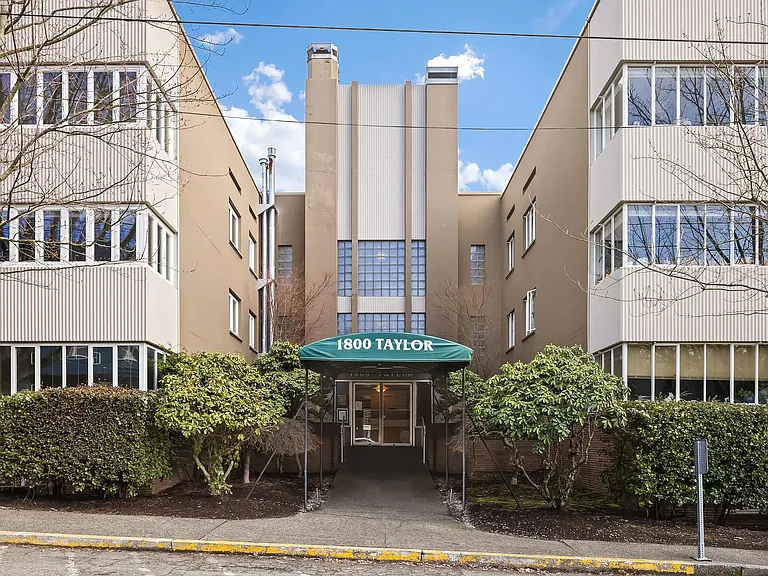 1800 Taylor Ave N #112 — Photo 1