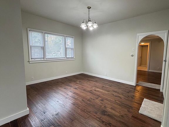 4th image of 1205 Hall St SE