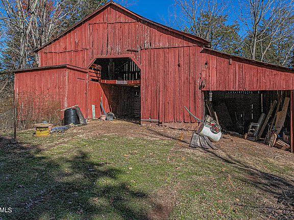 2nd image of 8138 Sevierville Pike