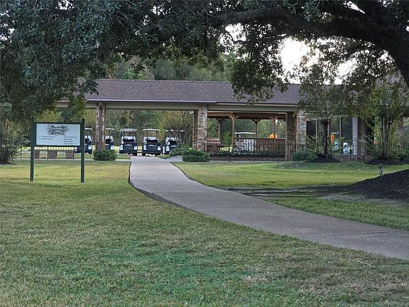 5th image of 427 Vane Way