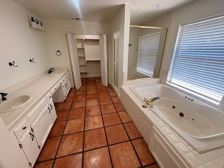 5339 W Sweet Ct — Photo 5