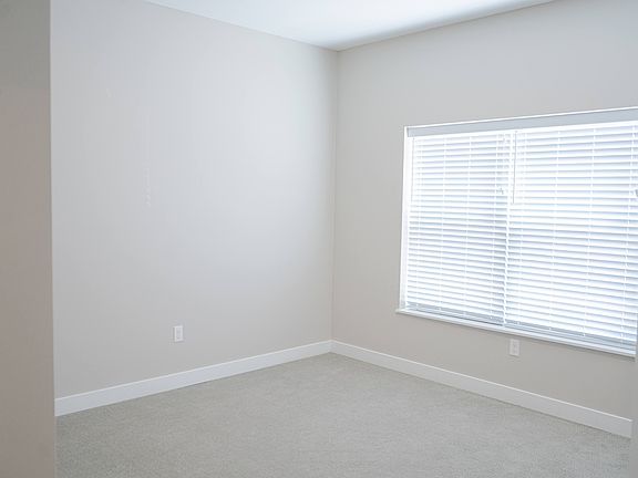 2nd image of 2111 Heyboer Dr #2B-2BA