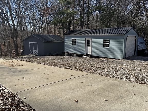 4th image of 850 Potters Ln