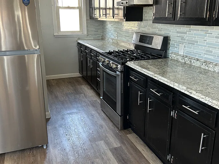 104-106 Madison St #2 — Photo 9