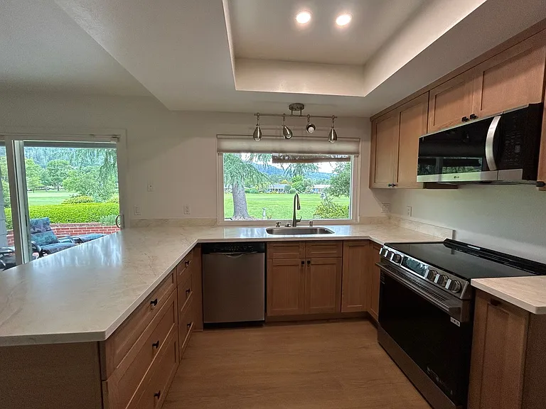 7588 Oak Leaf Dr — Photo 8